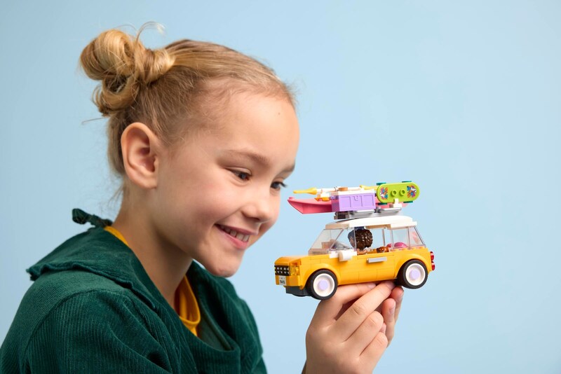 LEGO Friends 42659 Friendship Road-Trip Travel Car