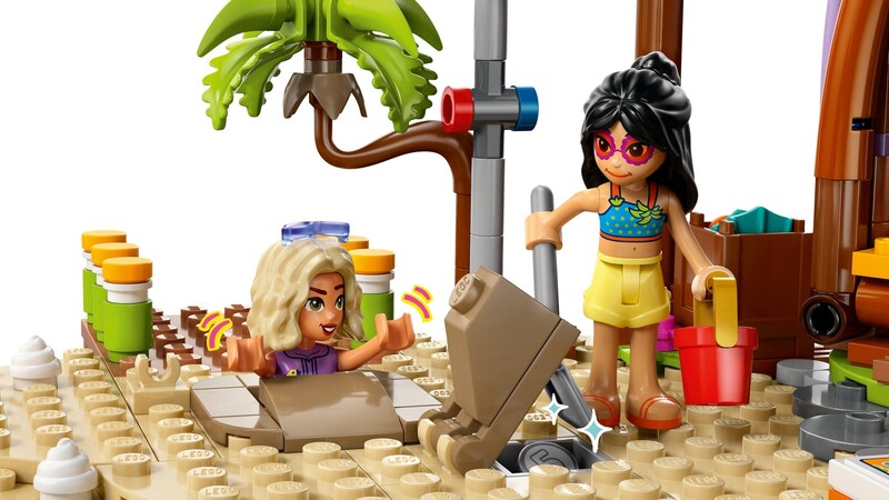 LEGO Friends 42673 Family Vacation Beach Resort