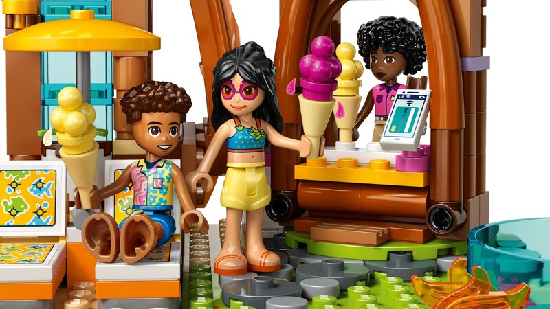 LEGO Friends 42673 Family Vacation Beach Resort
