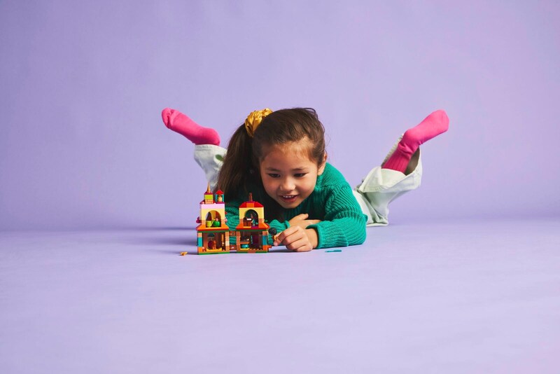 LEGO Disney 43261 Encanto Mini House