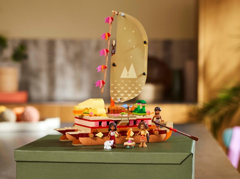 LEGO Disney 43270  Moanas Adventure Canoe