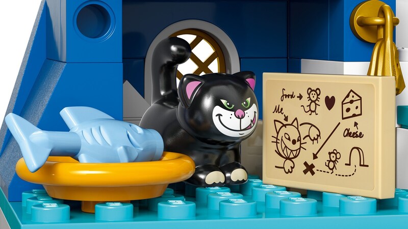 LEGO Disney 43275 Cinderellas Castle & Horse Carriage