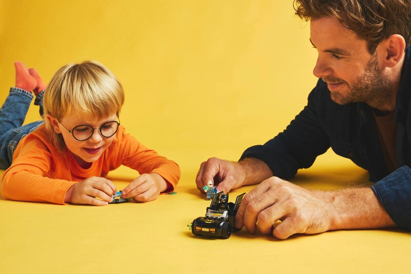 LEGO DC Comics 76301 Batman & Batmobile vs. Mr. Freeze