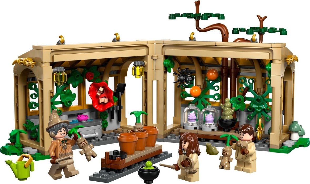 LEGO Harry Potter 76445 Hogwarts Castle: Herbology Class