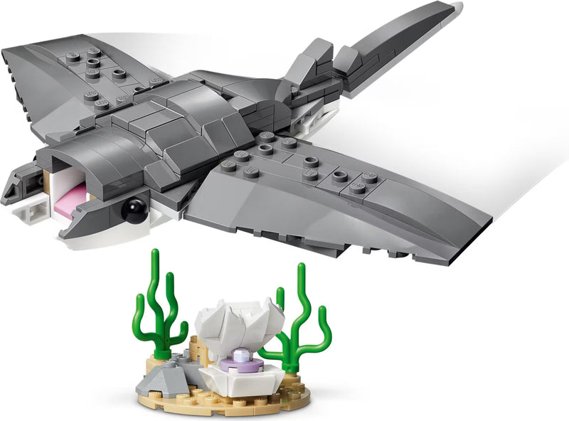 LEGO Creator 31381 Fierce Shark with a Treasure Chest