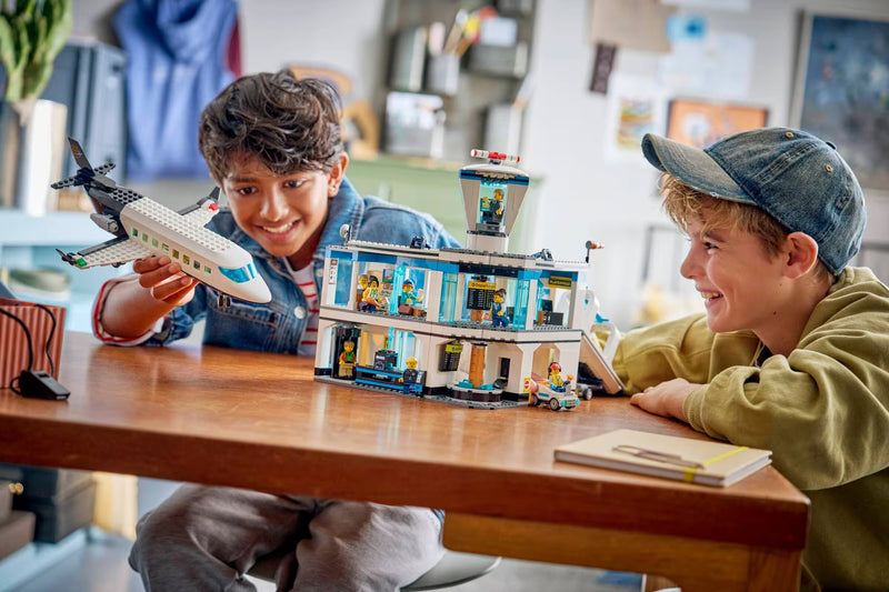 LEGO CITY 60502 Airport with Airplane